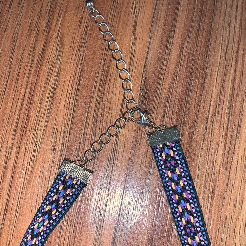 Choker - Picture 4 of 5